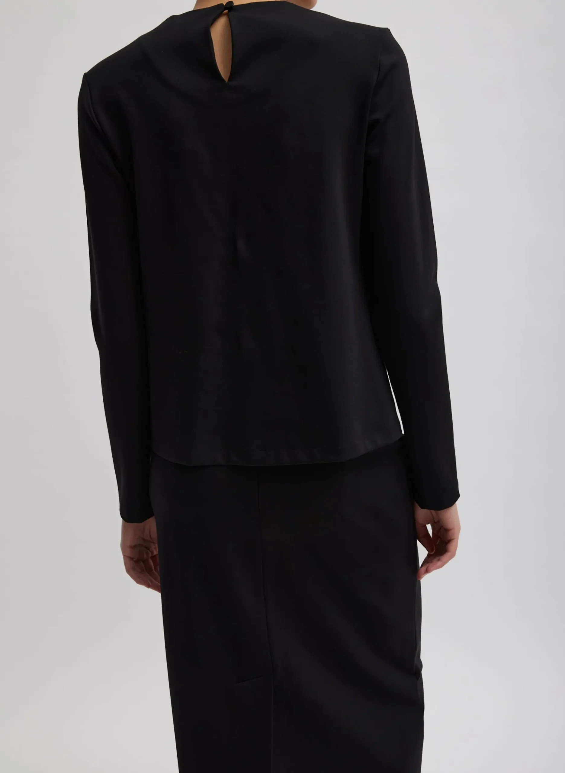 Compact Ultra Stretch Knit Long Sleeve Slim Top