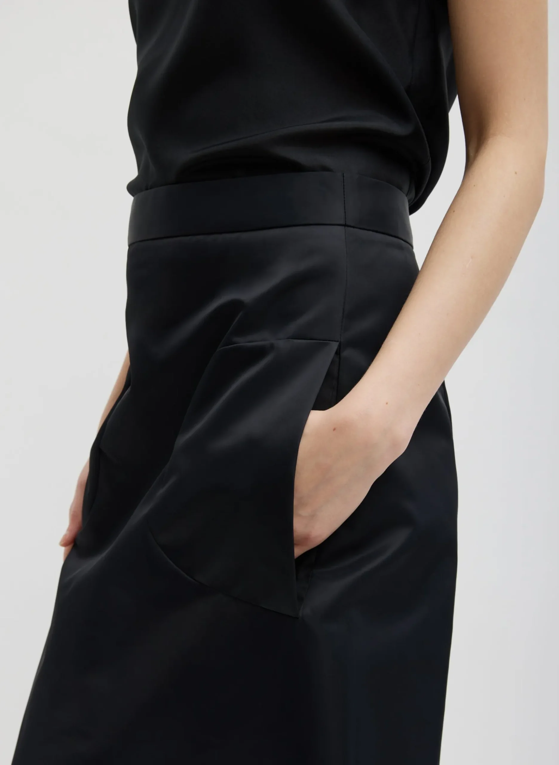 Daisy Embroidered Nylon Skirt