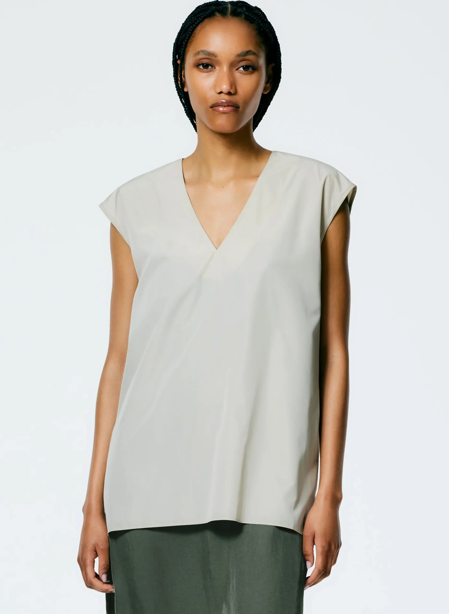 Italian Sporty Nylon Sleeveless V-Neck Top