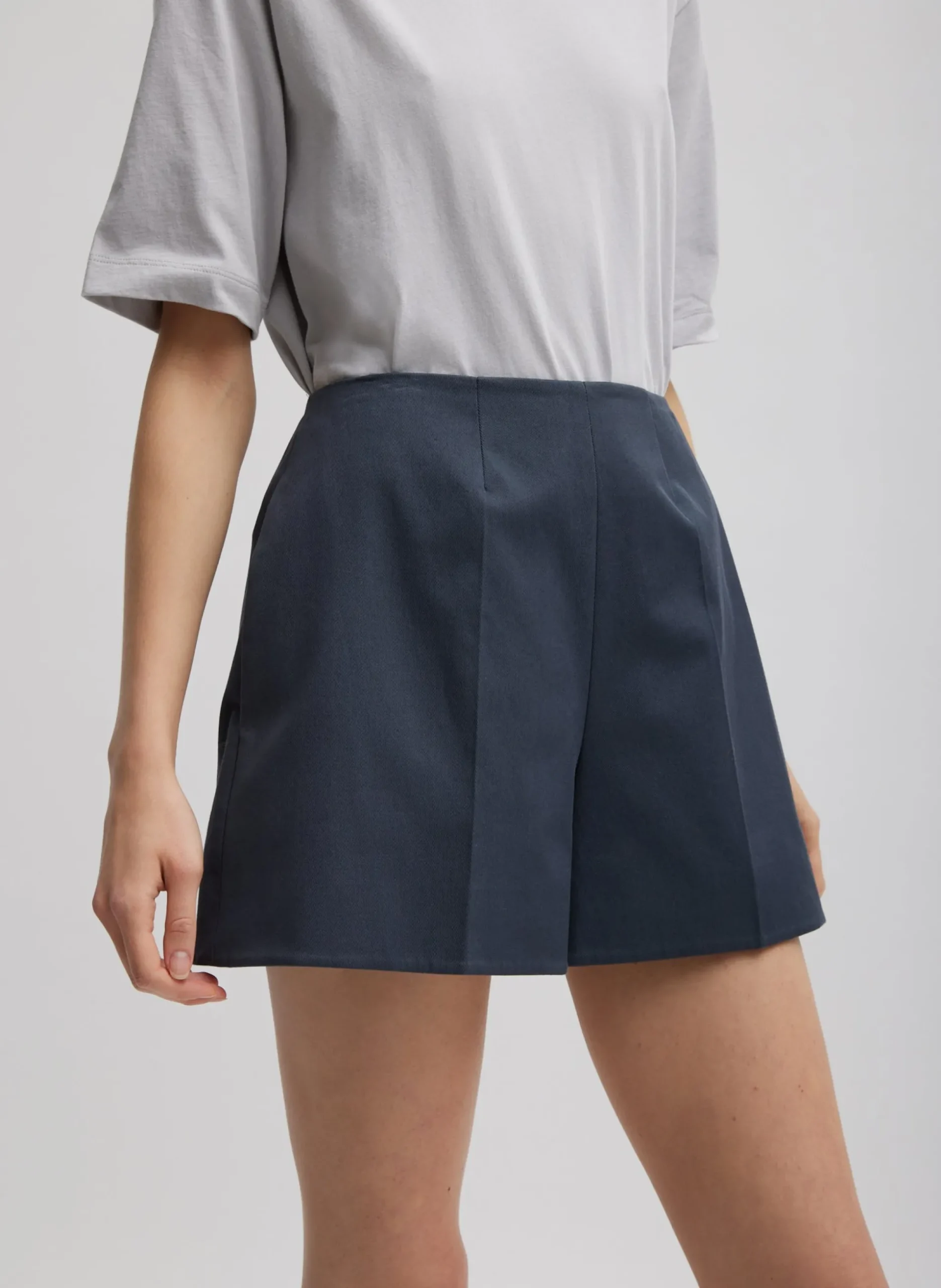 Oliver Cotton Stretch Tricotine Structured Shorts