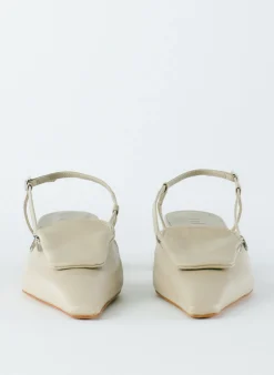 Victor Slingback
